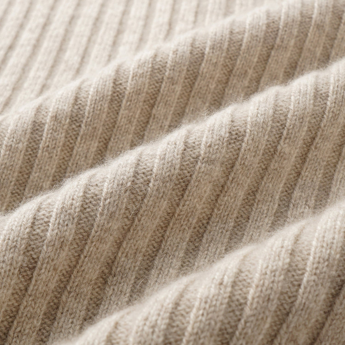 Solenne – Cozy Ribbed Turtleneck Sweater